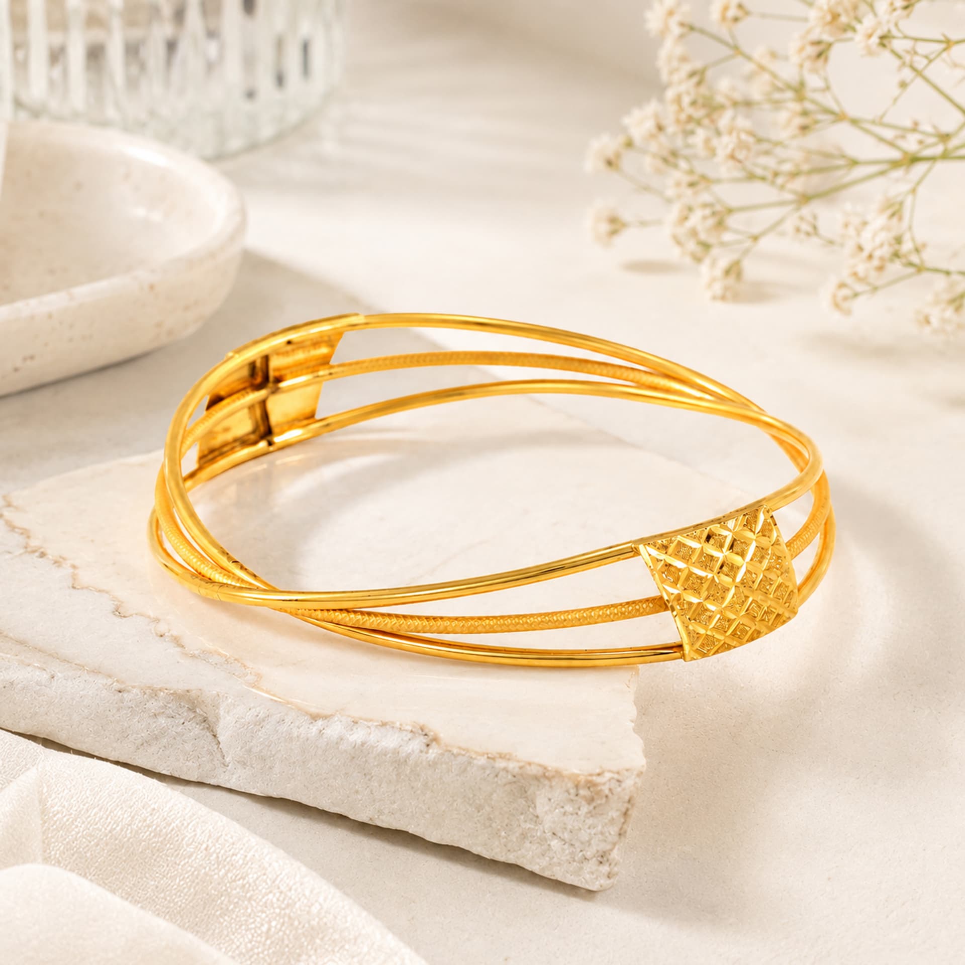 GOLD BRACELET