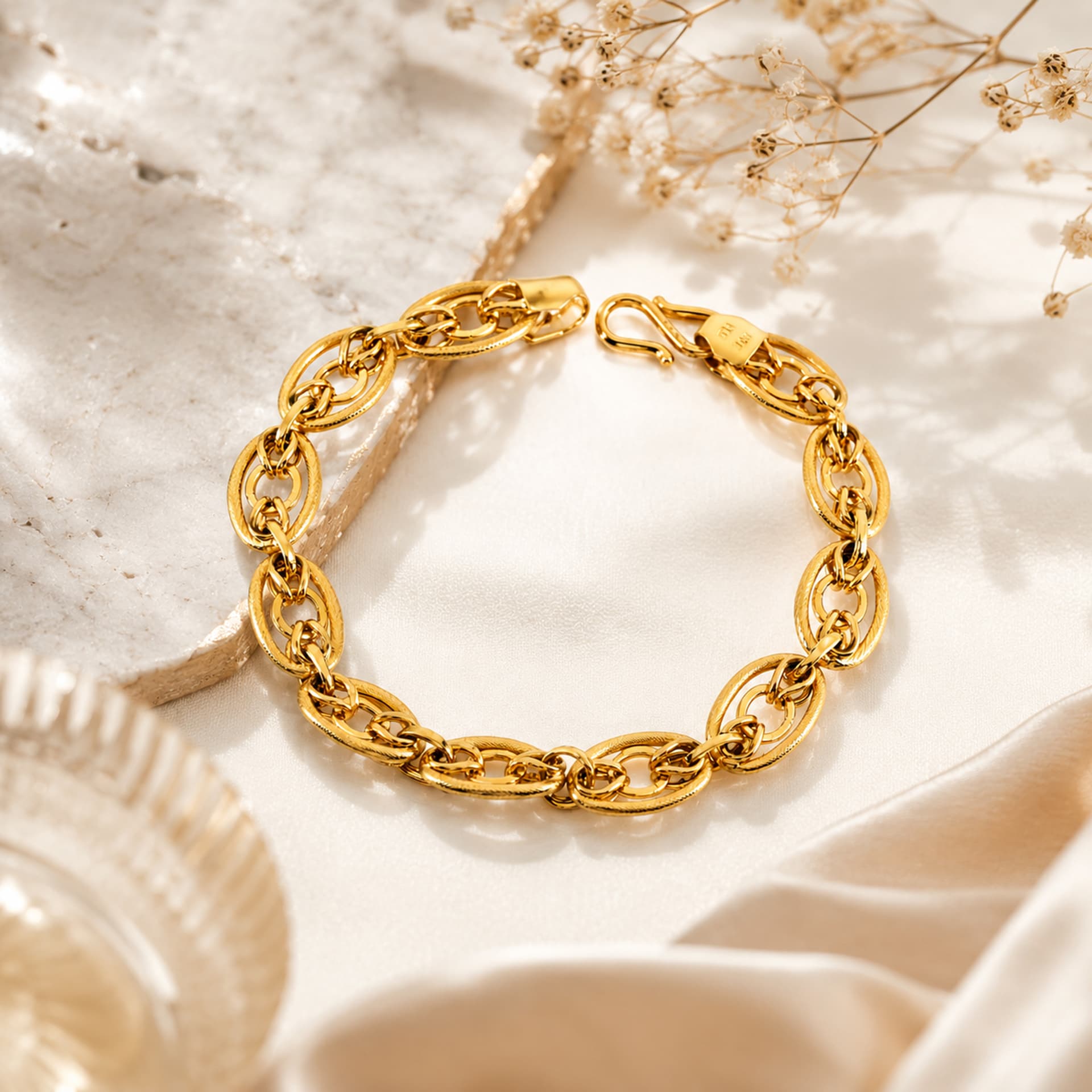 GOLD BRACELET